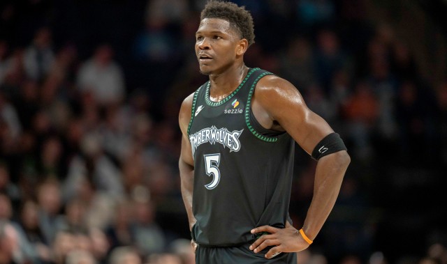 世界杯app下载-森林狼客战独行侠 连续缺席6场的爱德华兹复出&amp;有出场时间限制