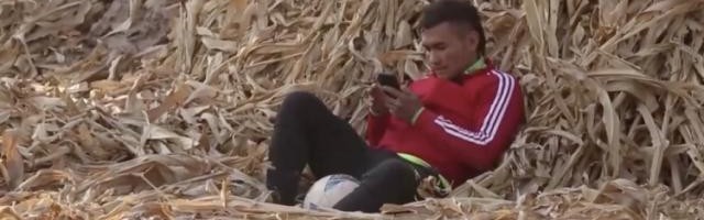 世界杯赛事直播下载-新疆U21队员登上央视新闻频道 从厨子变职业球员